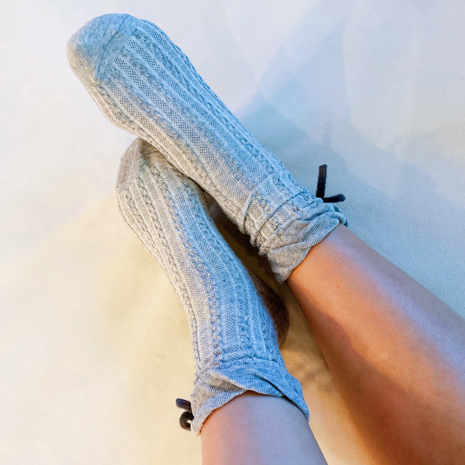 Adorable Yarn Bow Socks Set Of 2-1